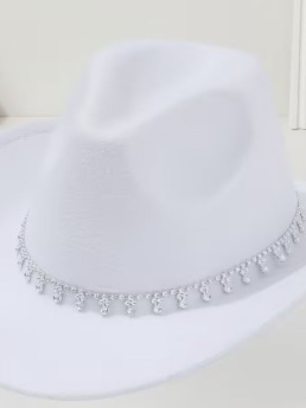 A750-NIB White Felt Rhinestone Dangle Band Cowgirl-Cowboy Hat
